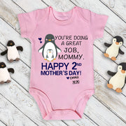 【ペンギン】名前入りのカスタムベビーボディースーツ❤️初めての母の日へのお祝い❤️ベビーボディースーツ❤️赤ちゃんのボディースーツ